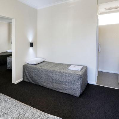 Coachman Hotel Motel Family Room 5a